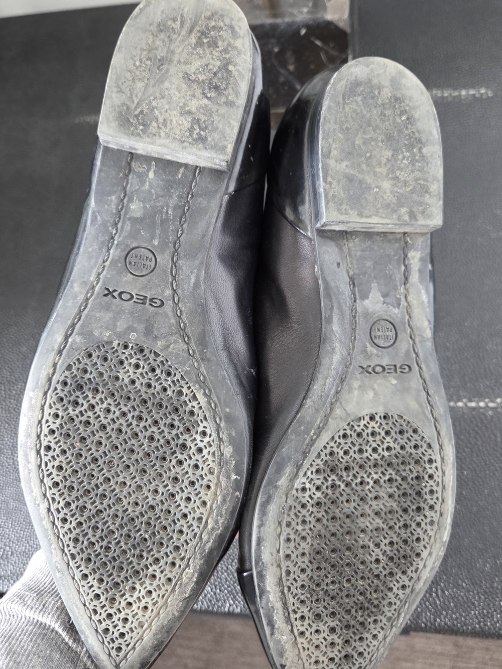 Geox Women's Pointed-Toe Black Leather Flats - Well Loved - Picture 5 of 5